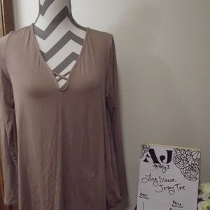 Long sleeve cross tee